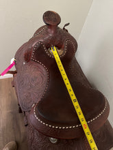 Load image into Gallery viewer, 15.5” Western Saddle