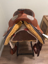 Load image into Gallery viewer, 16” Crates Trophy Saddle