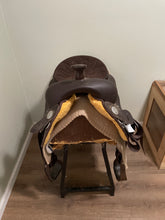 Load image into Gallery viewer, 17” Wintec Western Saddle