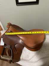 Load image into Gallery viewer, 17.5” HDR Close Contact Jump Saddle