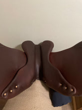 Load image into Gallery viewer, 18” Antares Jump Saddle