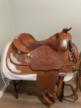 Load image into Gallery viewer, 16” Rios Western Show Saddle