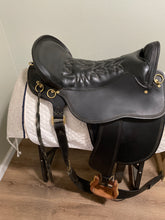 Load image into Gallery viewer, 18.5” Tucker Endurance Saddle