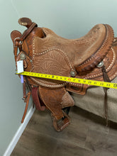 Load image into Gallery viewer, 14” Round Skirt Western Saddle