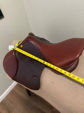 Load image into Gallery viewer, 18” Phillippe Fontaine Jump Saddle