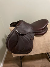 Load image into Gallery viewer, 17.5&quot; Antares Connexion Jump Saddle