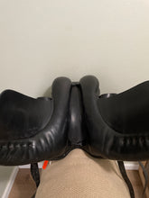 Load image into Gallery viewer, 17.5” Karl Niedersuss Dressage Saddle