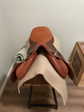 Load image into Gallery viewer, 17” Collegiate AP English Saddle