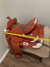 Load image into Gallery viewer, 15” Tough One Western Saddle