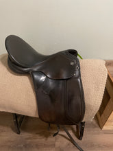 Load image into Gallery viewer, 18” Kieffer Dressage Saddle