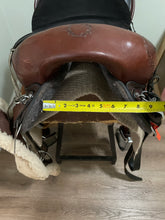 Load image into Gallery viewer, 17” Dixieland Endurance Saddle