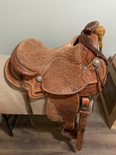 Load image into Gallery viewer, 14” Round Skirt Western Saddle
