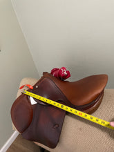 Load image into Gallery viewer, 17” CWD Jump Saddle