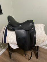Load image into Gallery viewer, 17.5” Trilogy Dressage Saddle