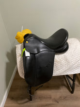 Load image into Gallery viewer, 17” Revere Domina Dressage Saddle