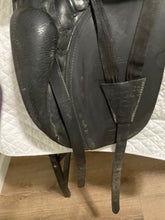 Load image into Gallery viewer, 17” Otto Schumacher Dressage Saddle