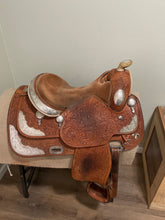 Load image into Gallery viewer, 16” Broken Horn Western Pleasure Saddle