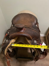 Load image into Gallery viewer, 15” Earl Nanninga Trophy Saddle