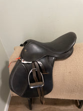 Load image into Gallery viewer, 17.5” Crosby Black AP English Saddle