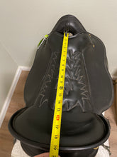 Load image into Gallery viewer, 18.5” Tucker Endurance Saddle