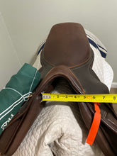 Load image into Gallery viewer, 17” HDR Jump Saddle