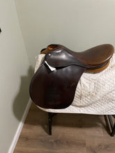 Load image into Gallery viewer, 18”  Crosby AP Jump Saddle