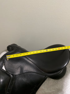 19" Superior Saddlery Dressage Saddle