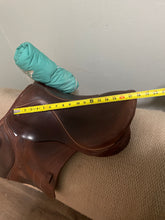 Load image into Gallery viewer, 17.5&quot;  Bliss Jump Saddle