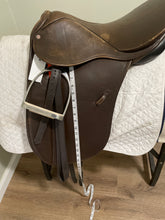 Load image into Gallery viewer, 17.5”  Brown Courbette Dressage Saddle