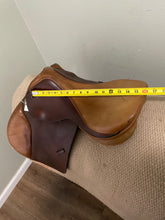 Load image into Gallery viewer, 16” Beval Jump Saddle