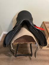 Load image into Gallery viewer, 17” Karl Niedersuss Dressage Saddle