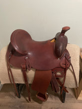 Load image into Gallery viewer, 16” Diamond M Western Saddle