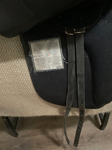 18” Thorowgood Synthetic Dressage Saddle