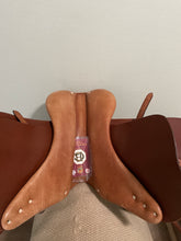 Load image into Gallery viewer, 17” Barnsby AP English  Saddle