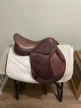 Load image into Gallery viewer, 18” Inch Phoenix Synthetic Jump Saddle
