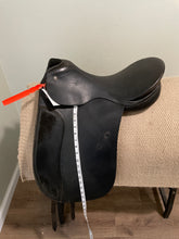 Load image into Gallery viewer, 17” Passier Dressage Saddle
