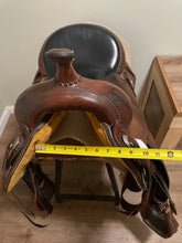 Load image into Gallery viewer, 16” Reinsman Western Saddle