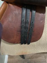 Load image into Gallery viewer, 16” Beval Jump Saddle