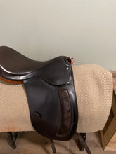 Load image into Gallery viewer, 17.5&quot; Tony Slater Dressage Saddle