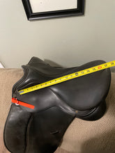 Load image into Gallery viewer, 17” Klimke Dressage Saddle