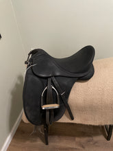 Load image into Gallery viewer, 17” Wintec Dressage Saddle