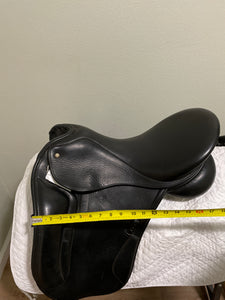 19" Superior Saddlery Dressage Saddle