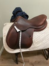 Load image into Gallery viewer, 17” Antares Jump Saddle