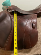 Load image into Gallery viewer, 17.5&quot;  Bliss Jump Saddle