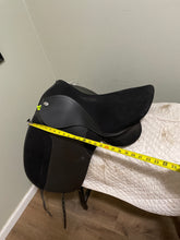 Load image into Gallery viewer, 18” Thorowgood AP Synthetic English Saddle