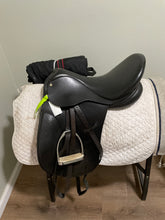 Load image into Gallery viewer, 18” Cambridge Dressage Saddle