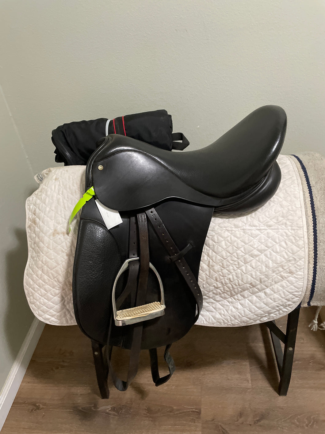 18” Cambridge Dressage Saddle