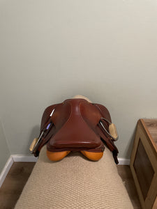 16.5” Pro Thornhill AP English Saddle