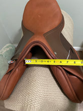 Load image into Gallery viewer, 17” Collegiate AP English Saddle
