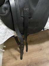 Load image into Gallery viewer, 19&quot; Superior Saddlery Dressage Saddle